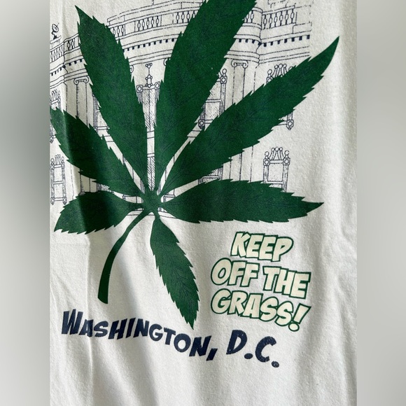 Vintage DC Cannabis Tee - Picture 2 of 4